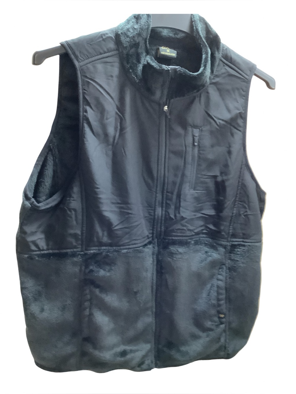 Legend Discovery Size 1X Women’s Black Plush Faux Fur Vest. New With Tags